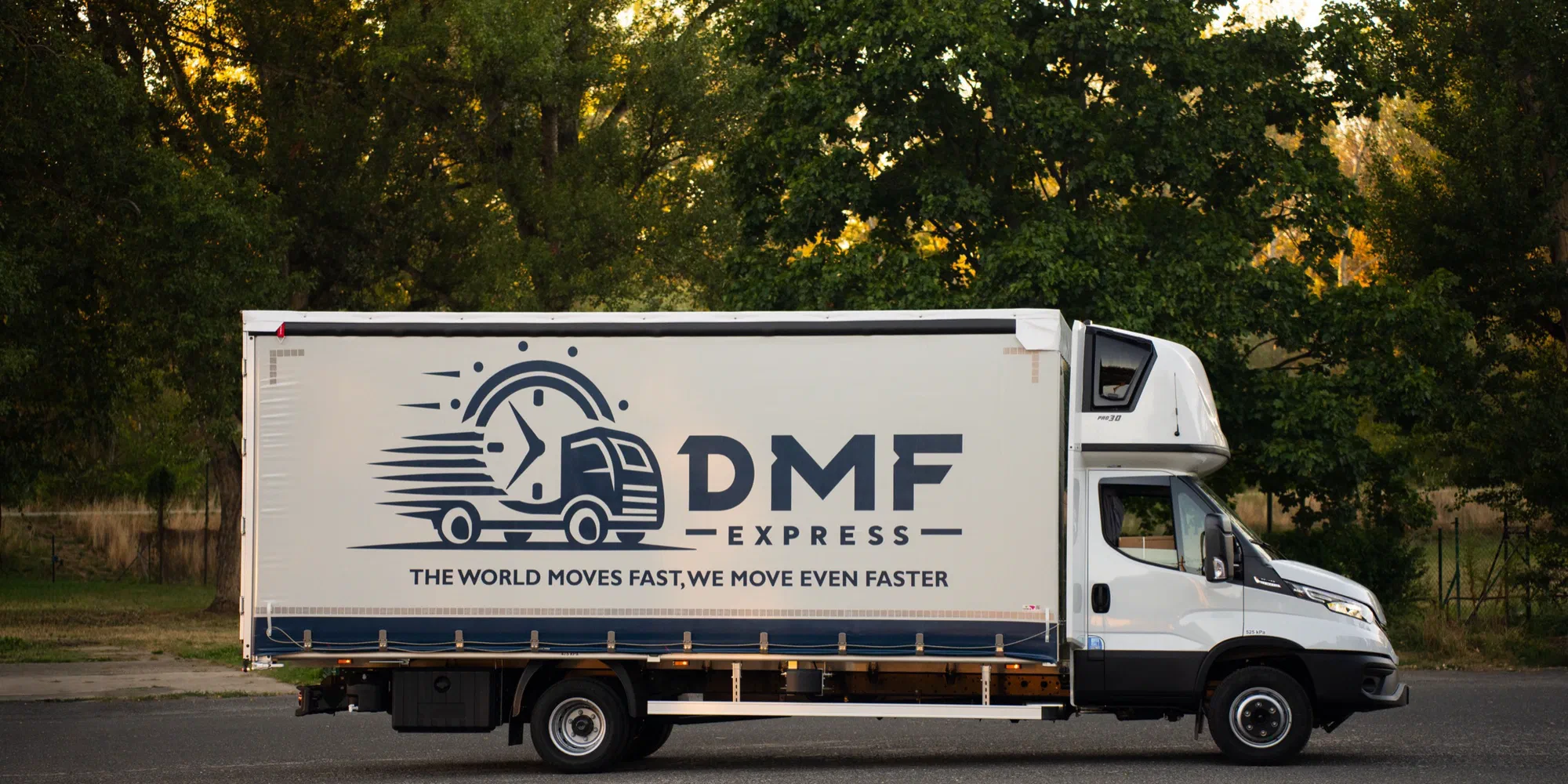 DMF Express vehicle on a European lane operating a temperature-controlled transport